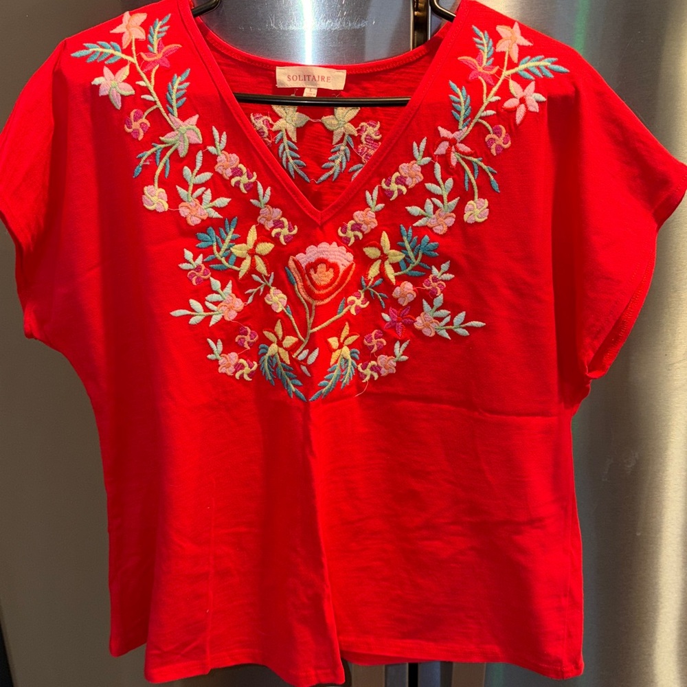 SOLITAIRE RED embroidered colorful FLORAL TUNIC Short Sleeves VNeck Cotton Large